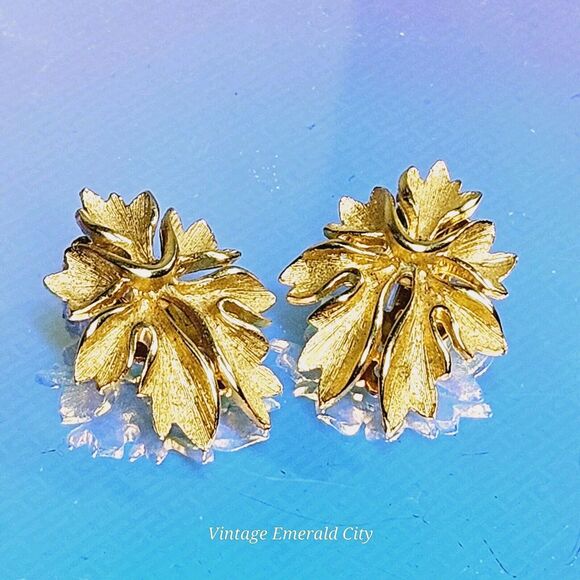 Vintage Gold Tone Plated Greek Leaf Earrings Not Pierced Golden Clip-on Woman's - Picture 6 of 10